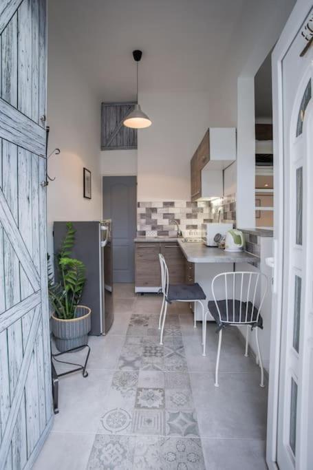 Cozy With Air Condition After Renovation Apartment *