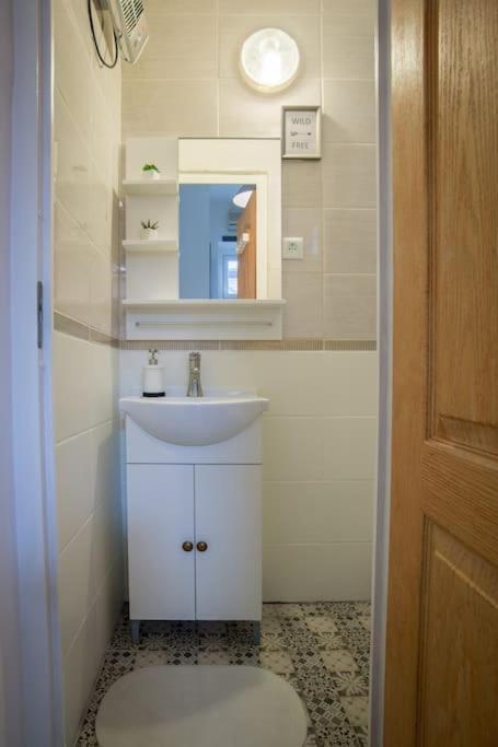 Cozy With Air Condition After Renovation Budapest