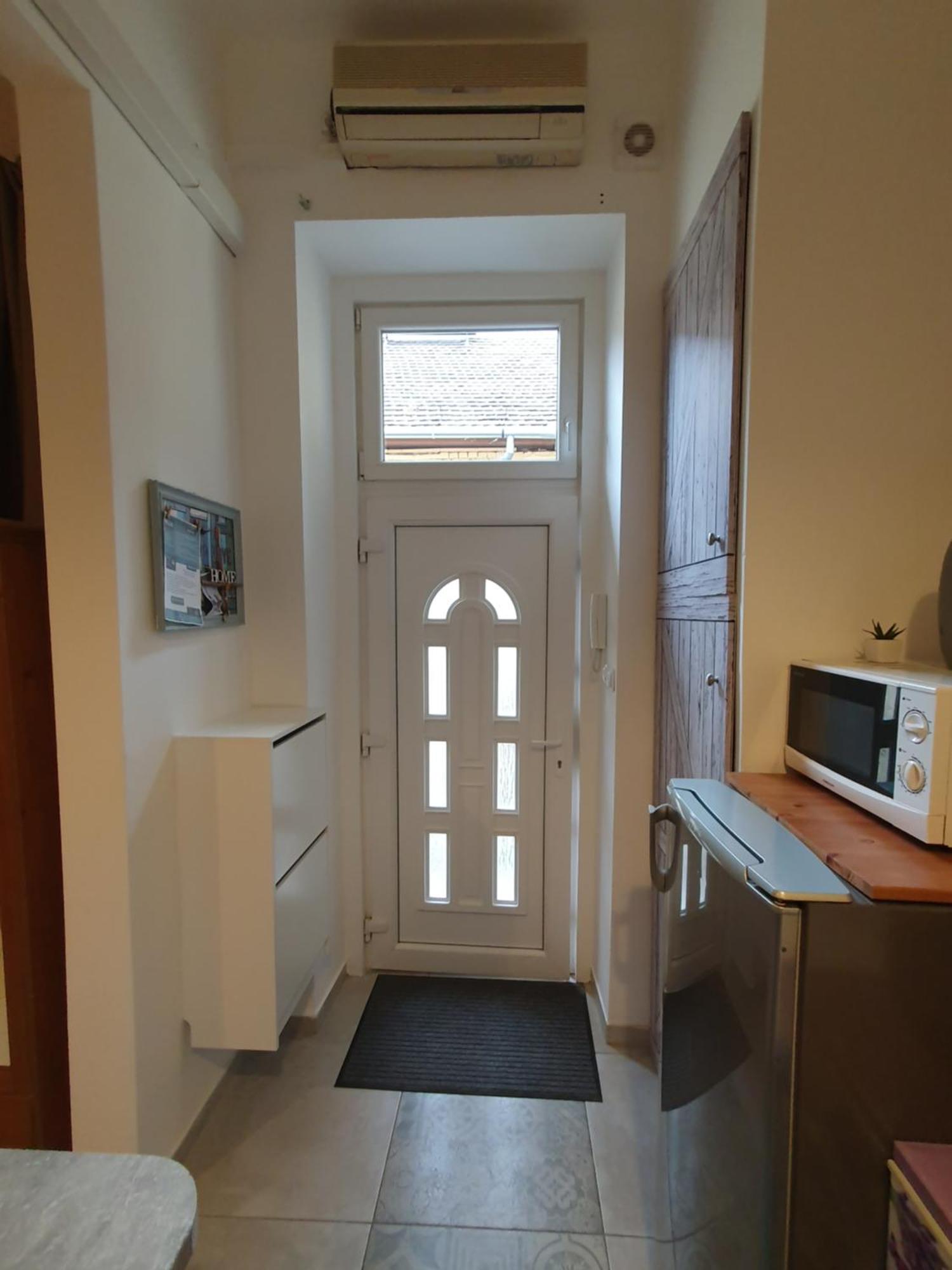 Cozy With Air Condition After Renovation Apartment